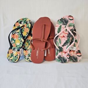 Old Navy Flip Flops Sandals 9W - 3 piece bundle